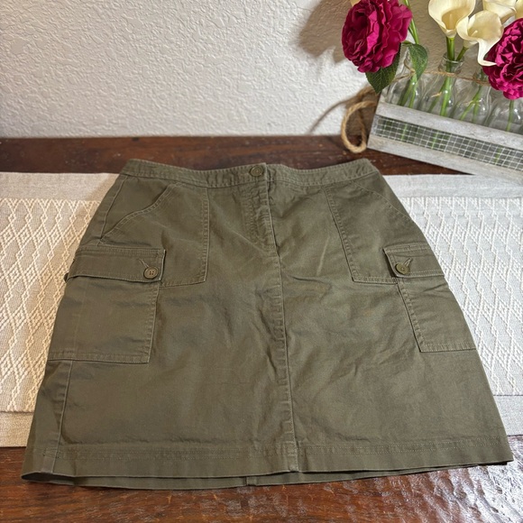 LOFT Dresses & Skirts - Loft Women’s Cargo Utility Skirt Size 10 Stretch. Army Green. Cotton / Spandex